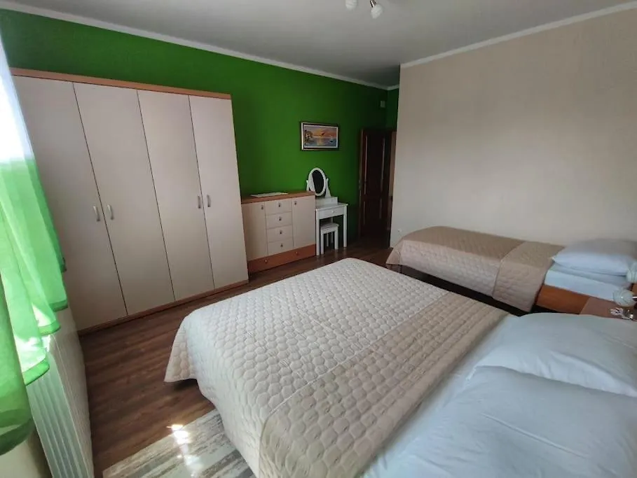 Apartment Valtura 0*,  Croatia